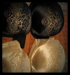 Four 38DD bras.. practically brand new..they are $
